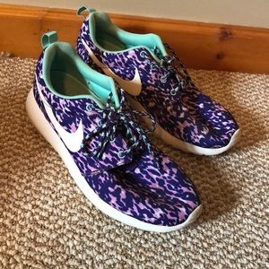 Nike roshe shoes